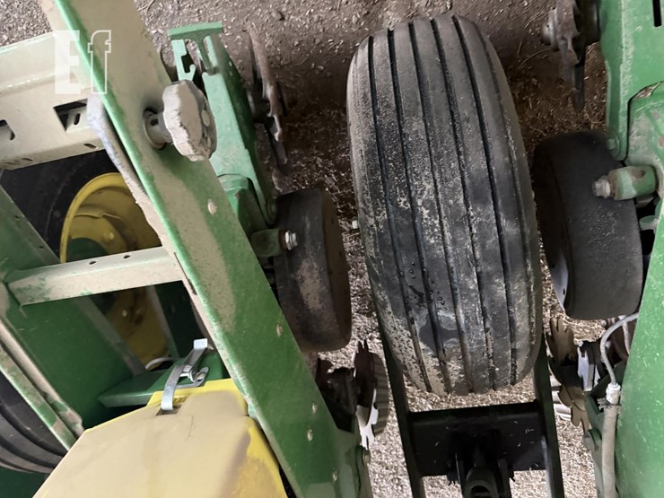 1997-john-deere-1770-image-11