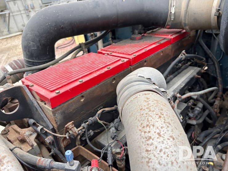 1995-ihc-9400-dry-tender-truck-(pz13881)-image-31