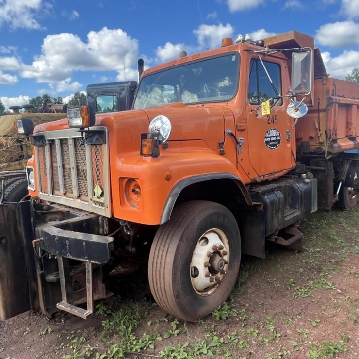 1997 CUMMINS M11