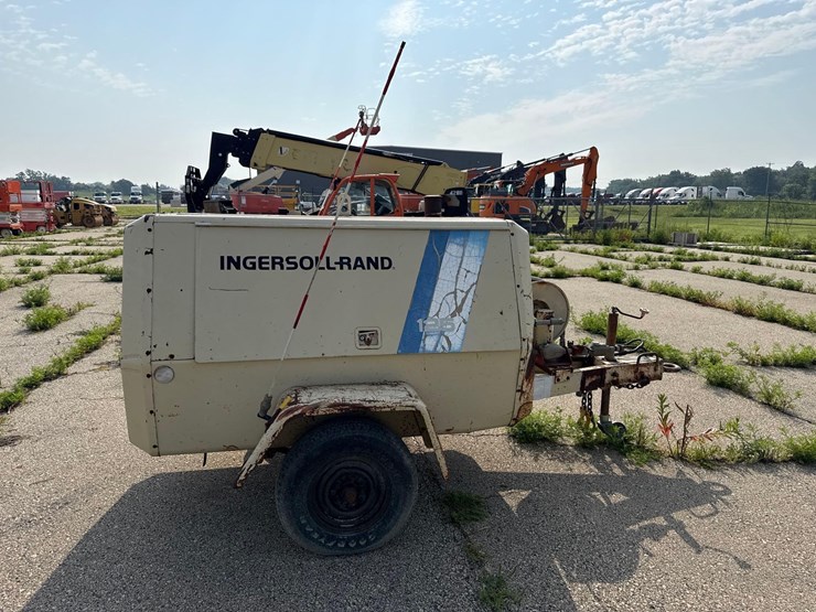ingersoll-rand-125-cfm-image-3