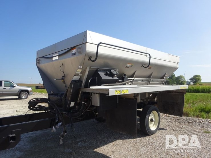 2021-john-deere-f4365-image-1