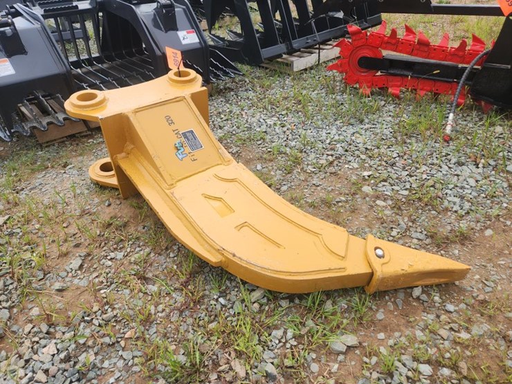caterpillar-320-image-4