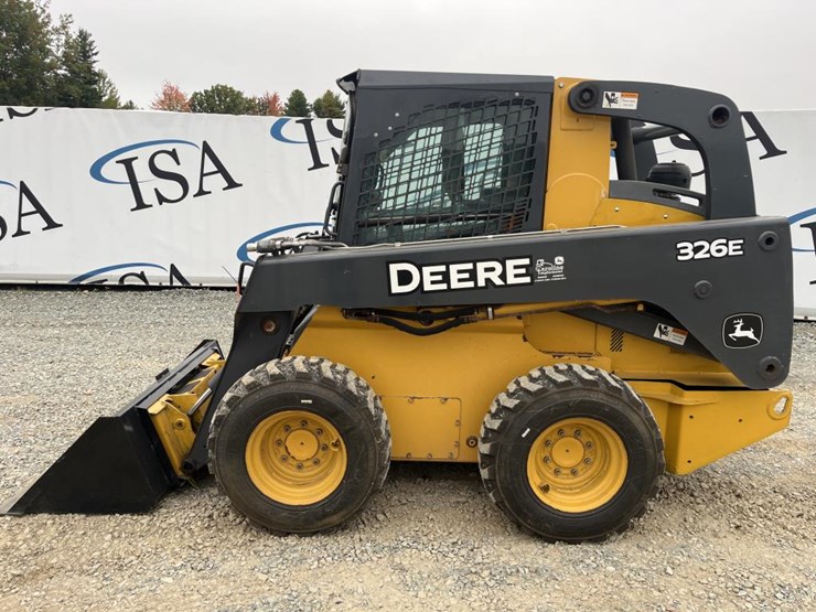 2014-deere-326e-image-2