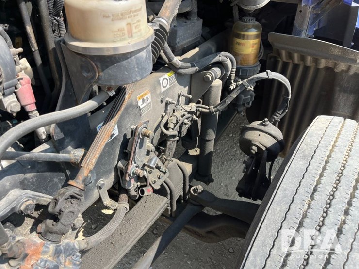 2013-kenworth-t660-image-100