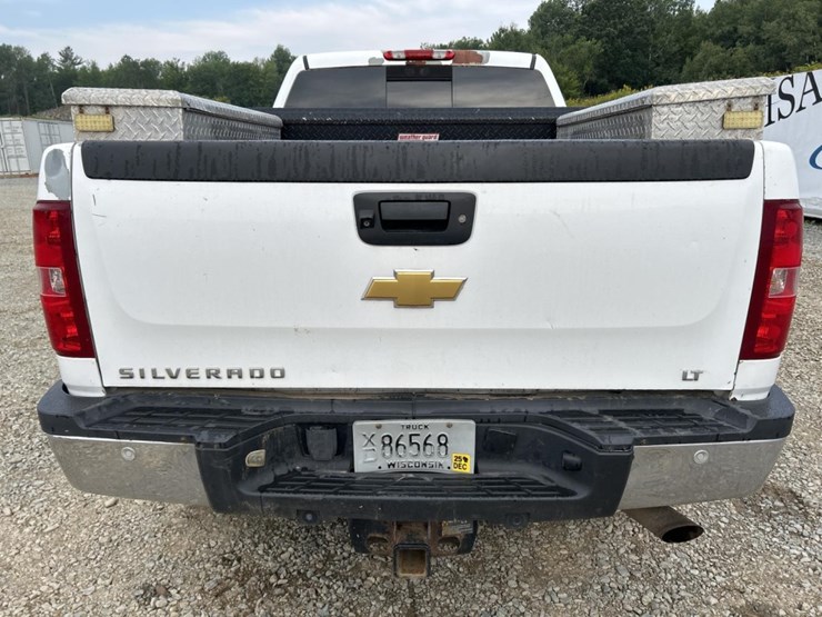2013-chevrolet-2500hd-image-3