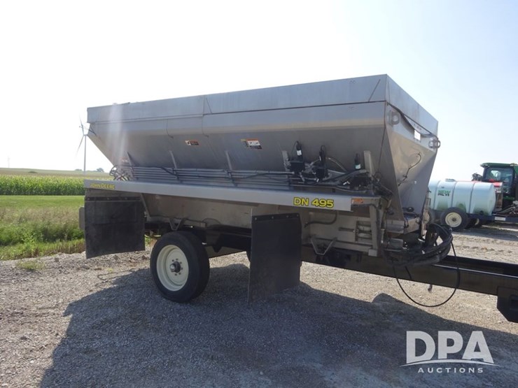 2021-john-deere-f4365-image-10