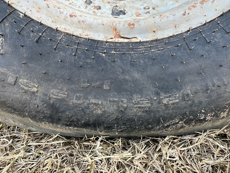 case-ih-330-image-5