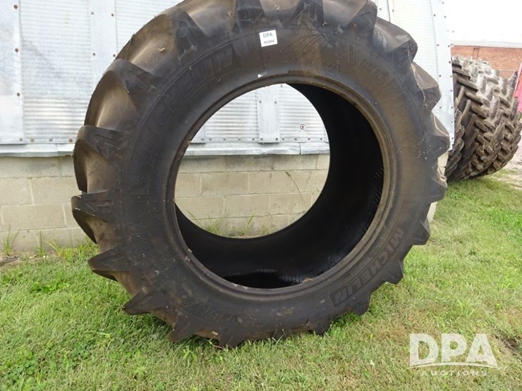 michelin-flotation-tire-(pz13894)-image-4