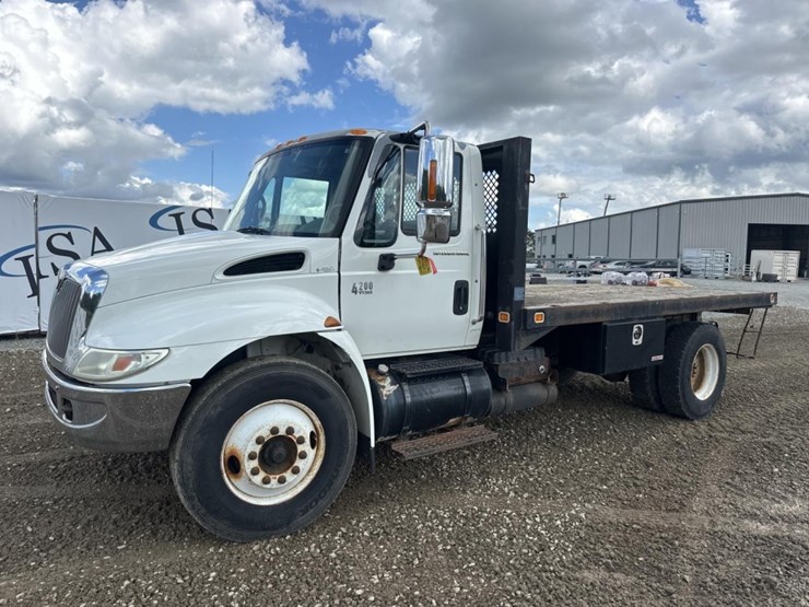2005-international-durastar-4200-image-1