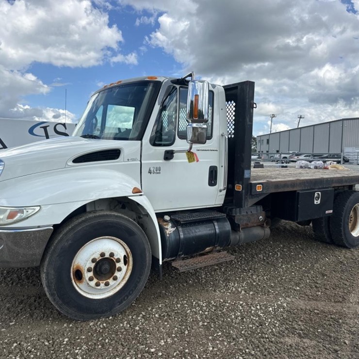 2005 INTERNATIONAL DURASTAR 4200