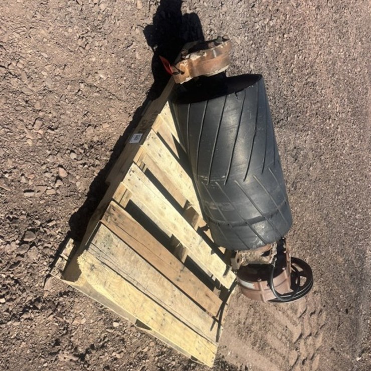 #1566 • Approx 26" Belt Roller
