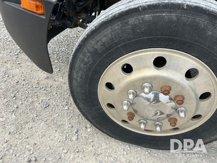 1999-kenworth-t600-image-12
