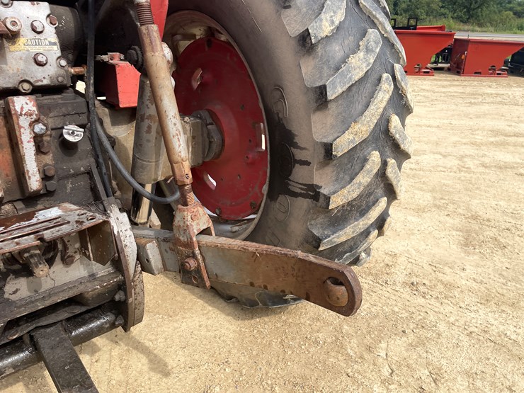 massey-ferguson-2705-image-47