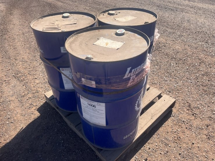 #1571-•-(3)-oil-barrels-image-4