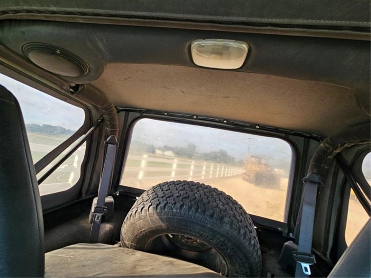1999-jeep-wrangler-image-18