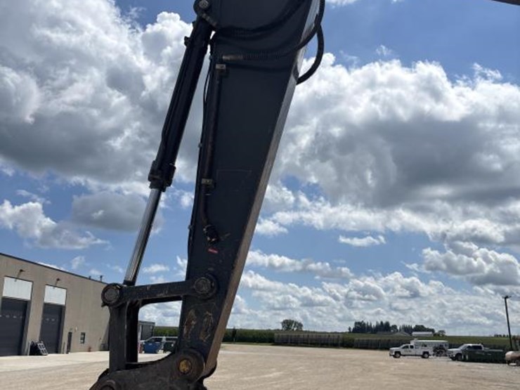 2014-deere-380g-lc-image-30