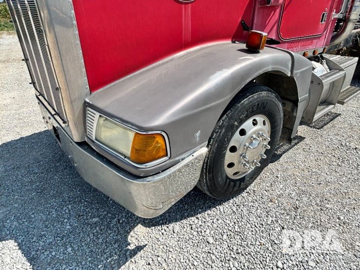 1993-peterbilt-377-image-23