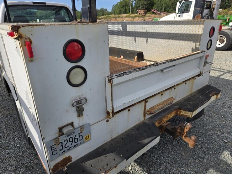 2006-ford-f550-image-26