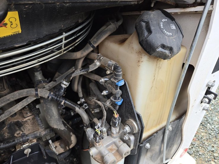 2021-bobcat-s76-image-34