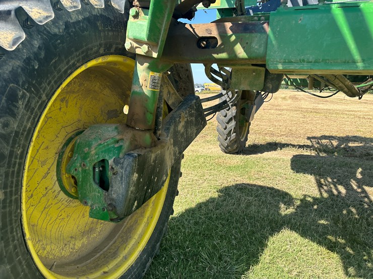 2011-john-deere-4730-image-16