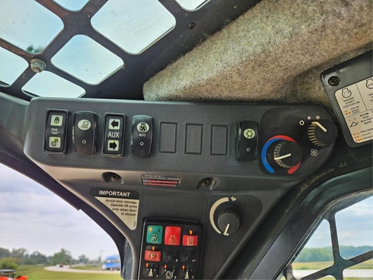 deere-331g-image-28