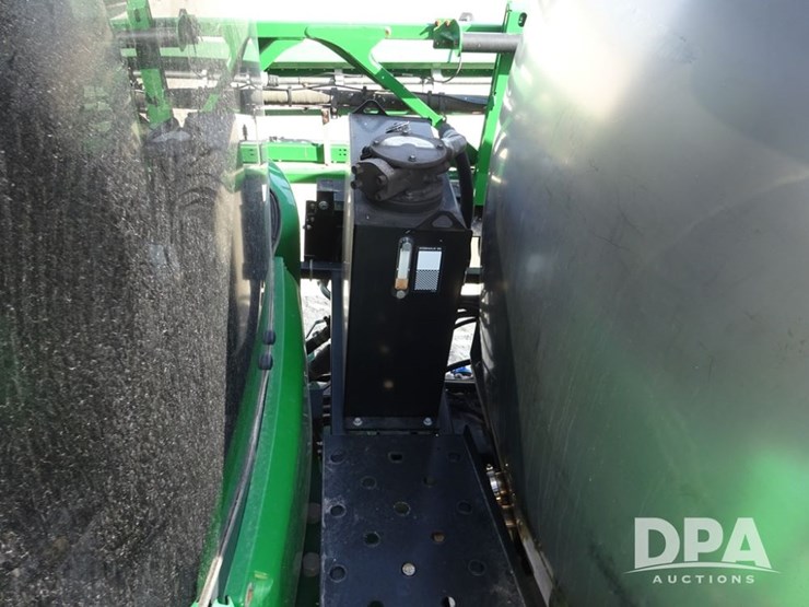 2020-john-deere-f4365-image-105