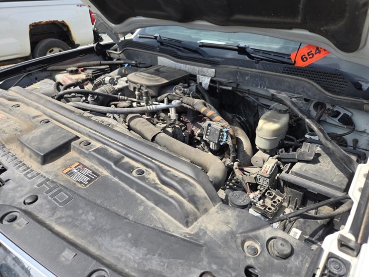 2016-chevrolet-2500hd-image-42