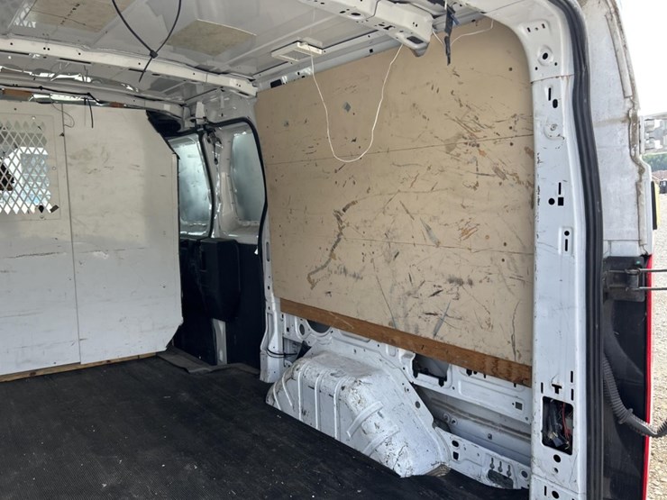 2015-ford-transit-image-10