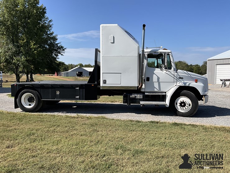1998-freightliner-fl70-image-4
