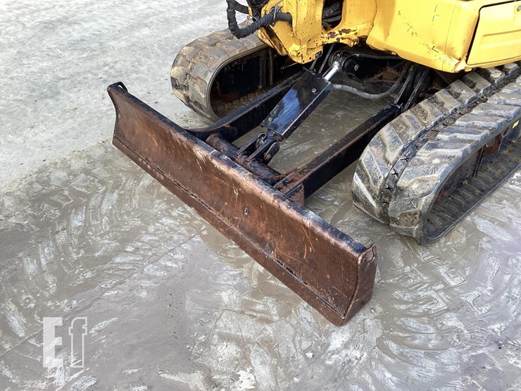 2015-caterpillar-305.5e2-cr-image-12