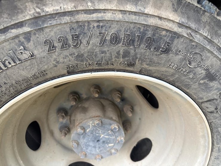 2012-ford-f550-image-34