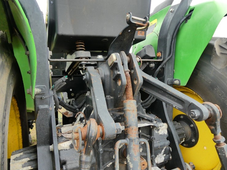 john-deere-3038e-image-6