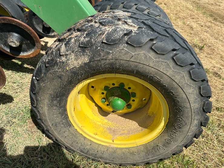 john-deere-750-image-6