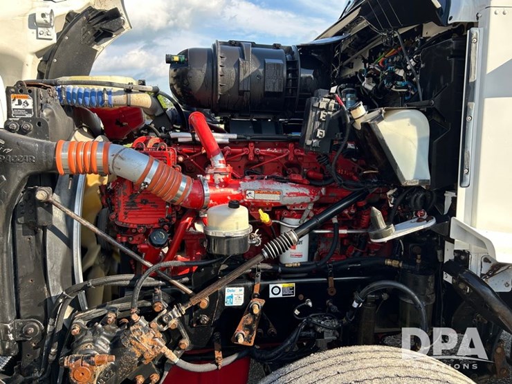 2013-kenworth-day-cab-truck-(pz13878,-unit-128)-image-5