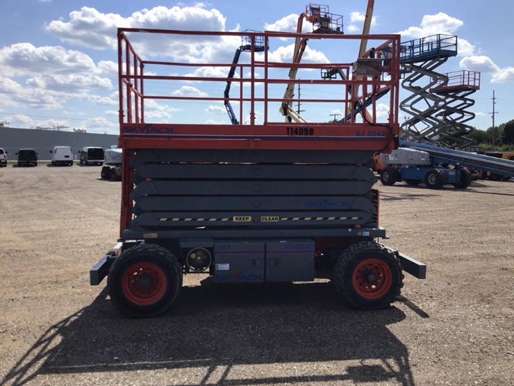 2006-skyjack-sj8243rt-image-11