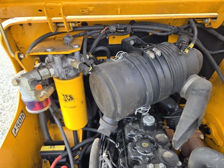 2010-jcb-180-image-28