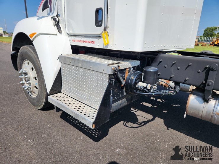 2014-kenworth-t270-image-10