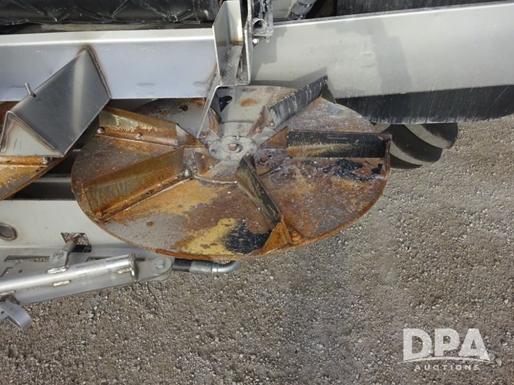 2019-john-deere-f4365-image-66