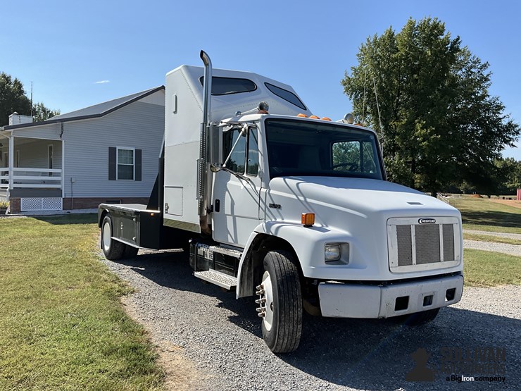 1998-freightliner-fl70-image-3