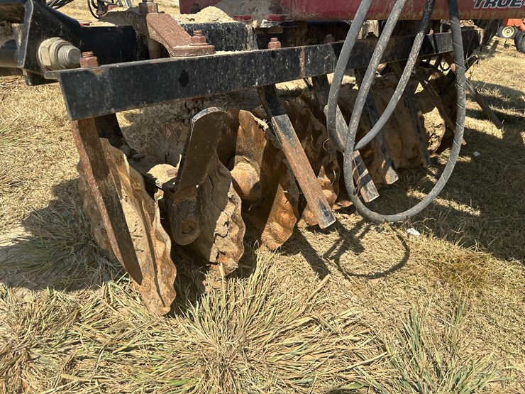 case-ih-330-image-38