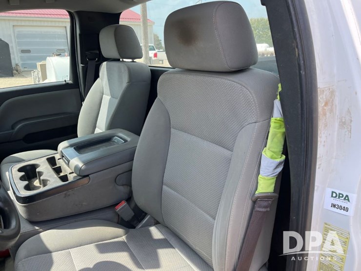 2017-gmc-3500-image-35