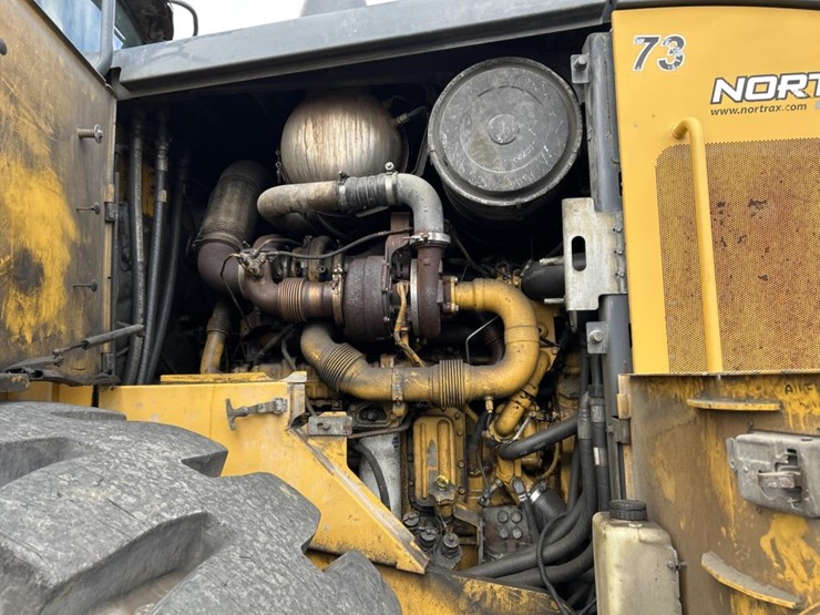 2014-deere-824k-image-55