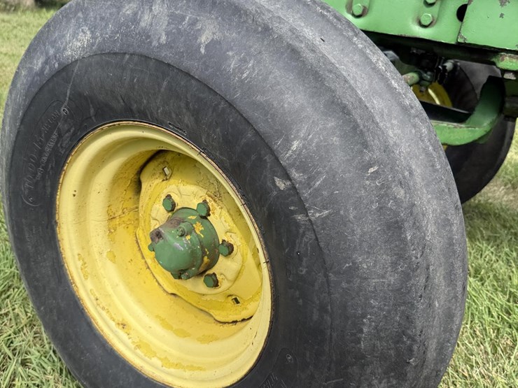 john-deere-4440-image-11