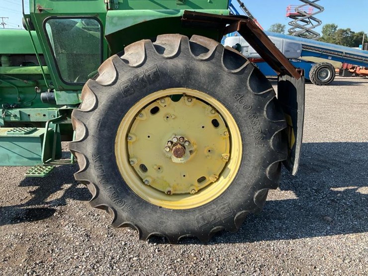 1972-john-deere-4320-image-32
