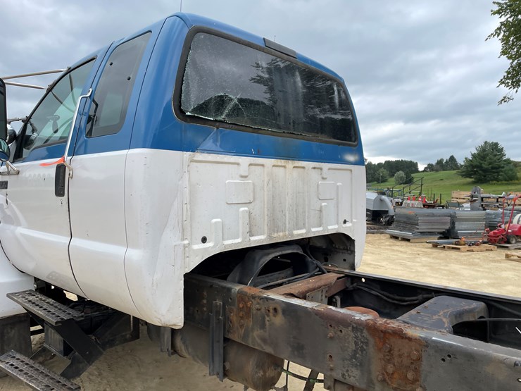 2001-ford-f750-image-22