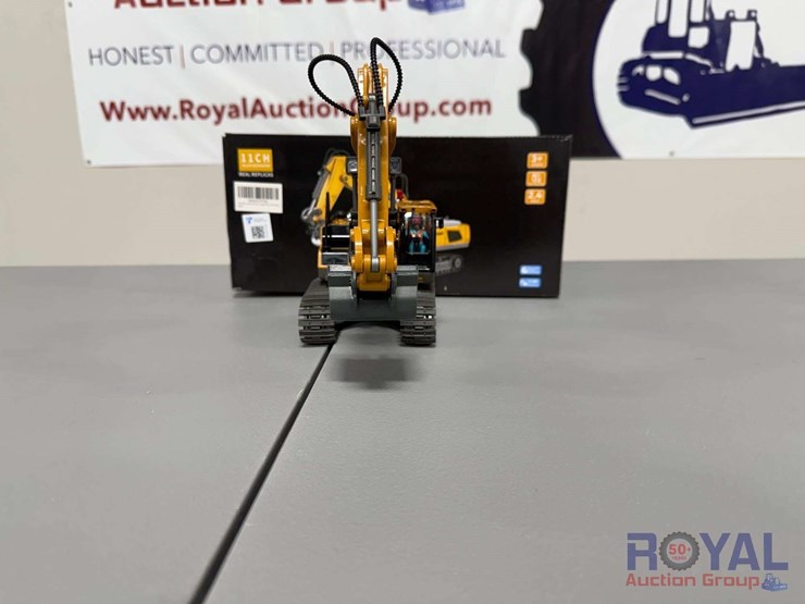 top-rc-11-channel-excavator-image-8
