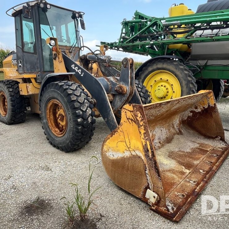 DEERE 444J
