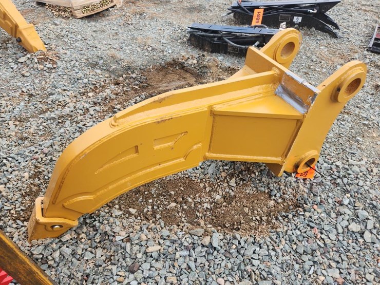 caterpillar-320-image-1