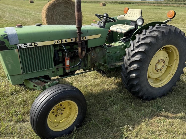 1979-john-deere-2040-image-6