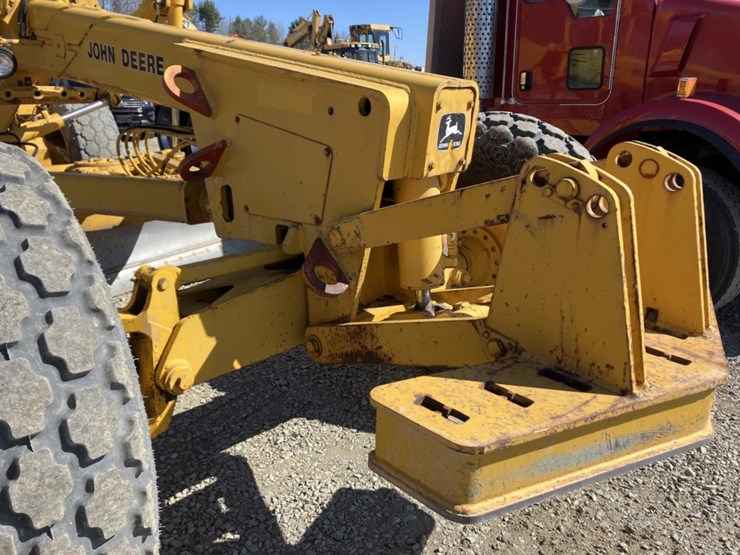 deere-670-image-10